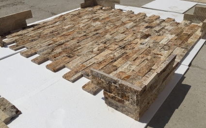 Travertine Scabos