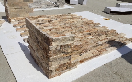 Travertine Scabos