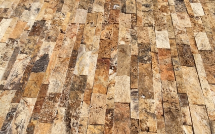 Travertine Scabos
